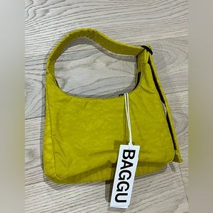 NWT BAGGU Mini Nylon Shoulder
Bag - Sour